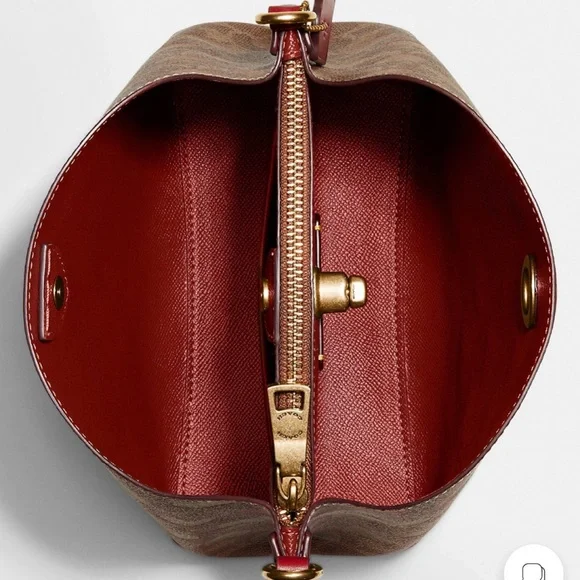 NWT Coach Willow Bucket Bag in Signature Canvas with Heart Print - Picture 10 of 12